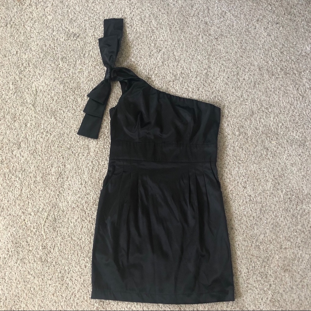 Black mini with bow detail